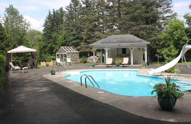 Lee Farm Inn