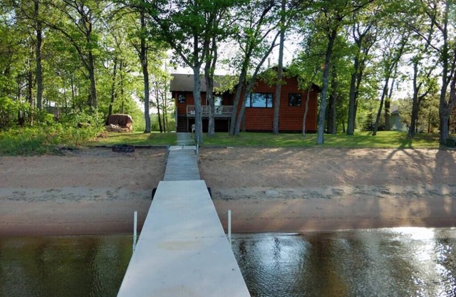 Especiales de septiembre Leech Lake home w / perfect beach- incluye ascensor para botes