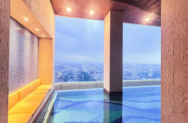 Leedon Hotel & Suites Surabaya