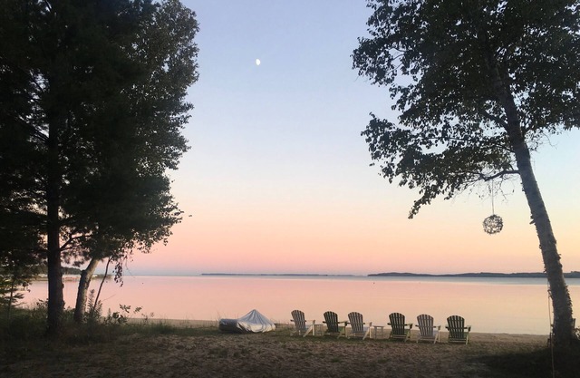 Leelanau / Northport Beach House, a 130 pies de la playa de arena de azúcar a pocos pasos