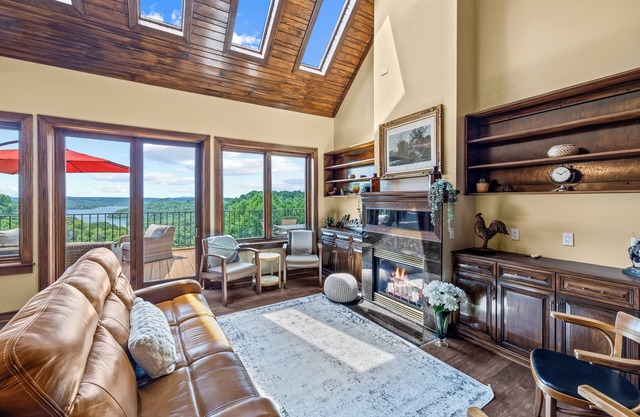 Mountain Oasis Retreat on Center Hill Lake w/Heated Pool - Read Full Description