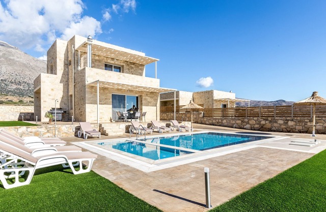Impresionantes vistas al mar, 8 personas, Piscina privada, Piscina para niños, Cerca de la playa y tabernas