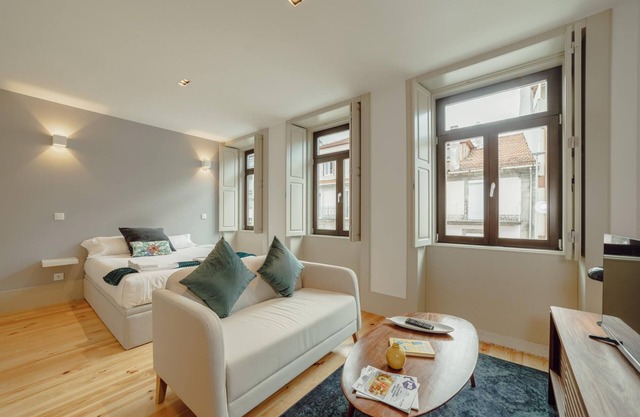 Legacy Oporto Design Apartment F by Vacationy