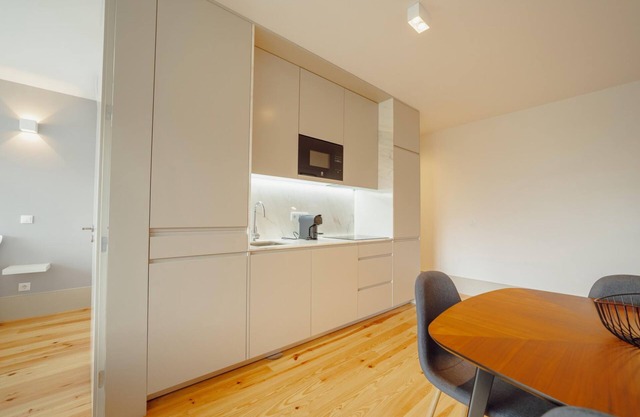 Legacy Oporto Design Apartment E by Vacationy