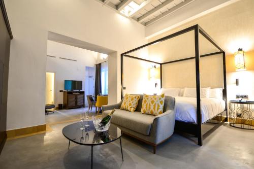 Legado Alcazar Hotel