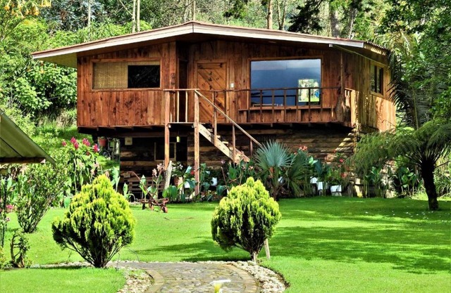 Leguaro refugio de colibríes