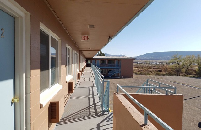 Leisure Lodge Motel