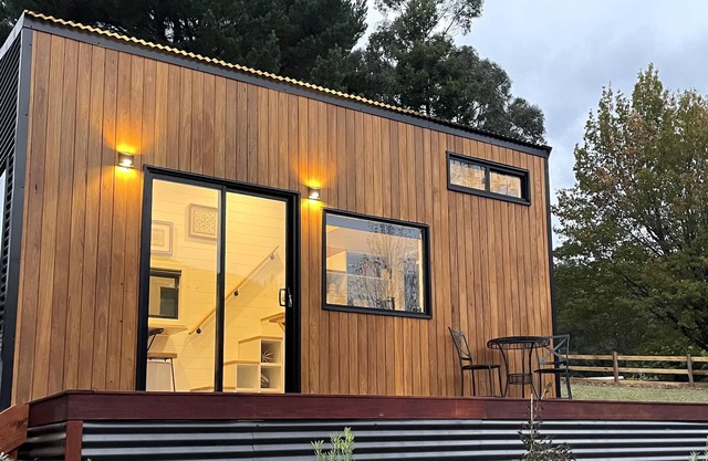 Leith Hill Tiny House Mountain Views