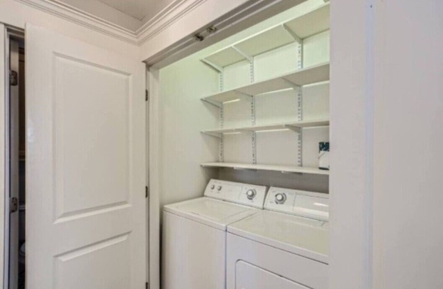 Lemmon 201 Chic & Stylish 1-Bedroom Getaway