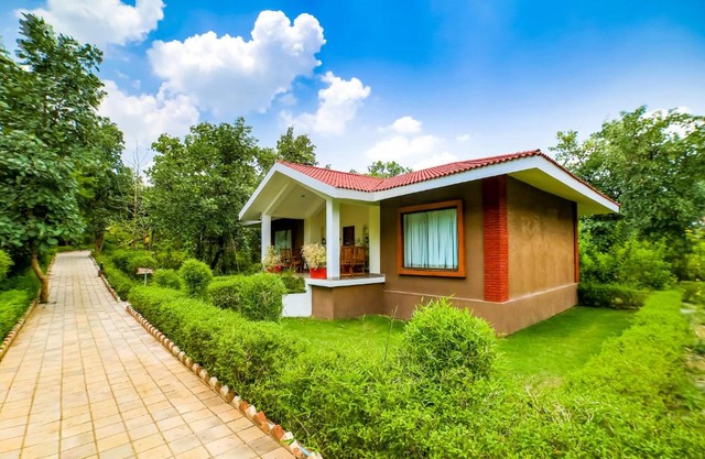 Lemon Tree Wildlife Resort, Bandhavgarh