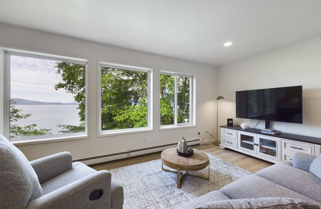 Lena Beach Oceanview Suite