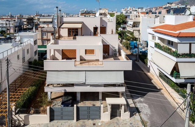 Leo - Unique Glyfada Apartment