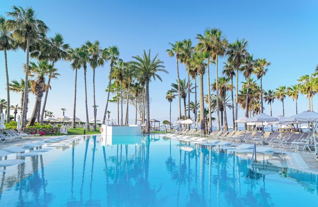 Leonardo Plaza Cypria Maris Beach Hotel & Spa