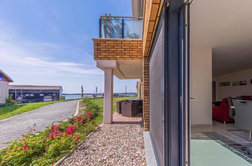 Leonie - Apartment in der Hafenresidenz mit Terrasse & Wellness
