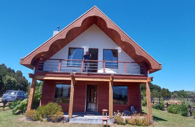 Leonis Country House