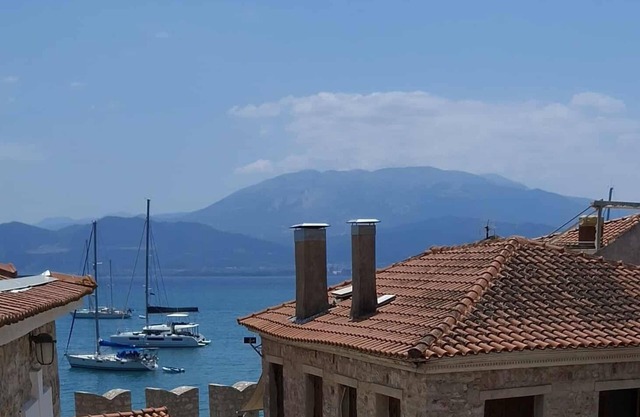 Lepanto Port Vibes – Sea & Castle View Apartment in the heart of town