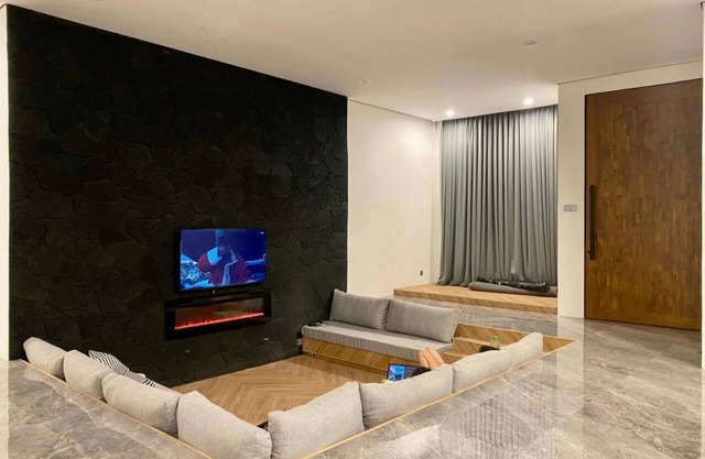 LeRoca, Villa with Pool, 15 min to Paris Van Java mall