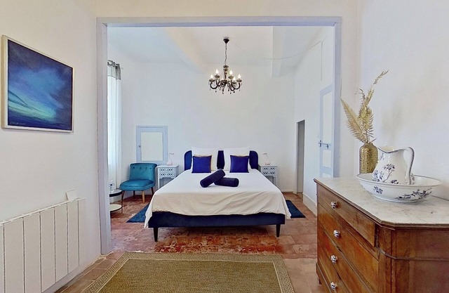 LES 2 DRÔLES D'OISEAUX Whole house, 5 bedrooms and 4 bathrooms