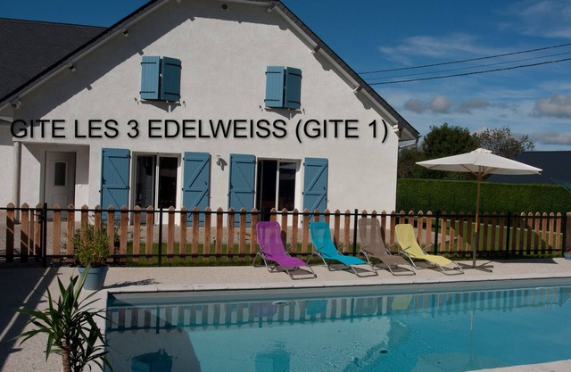 AGRADABLE CASA PARA 12 PERS CON PISCINA EN ARETTE 64570