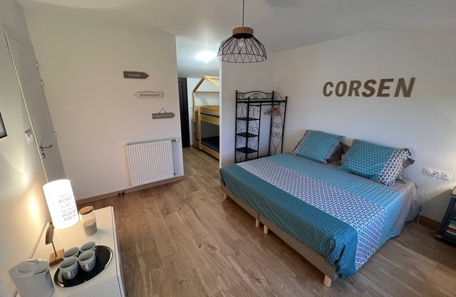 Les abeilles du Corsen - bed and breakfast close to the GR34 and the Colonie de Trézien