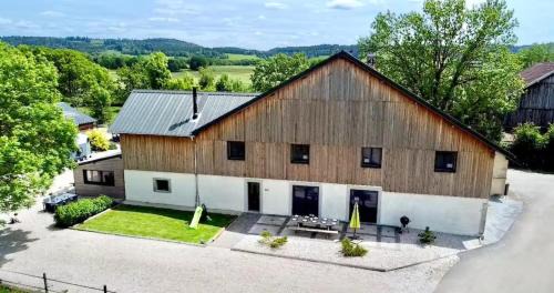 Les Bouloies I Gîtes familiaux I Vue dépaysante I Barbecue extérieur I Rénovation récente
