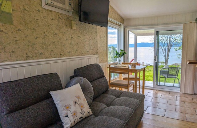 Les Chalets Bleus - Small cottage with spa by the water - Cottage 3