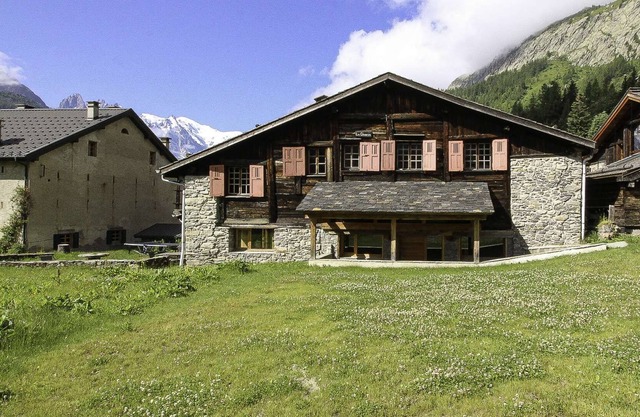 Les Choucas · Renovated 19th Century Chalet