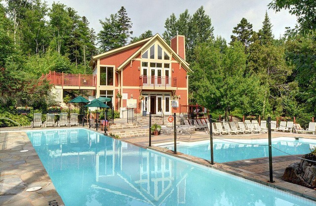 Les Eaux 227-1 by Escapades Tremblant