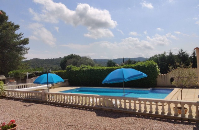 Les Ecologies para 8, 2 casas rurales con piscina con vistas a Cessenon sur Orb Village