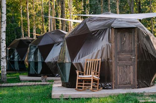 LES Glamping