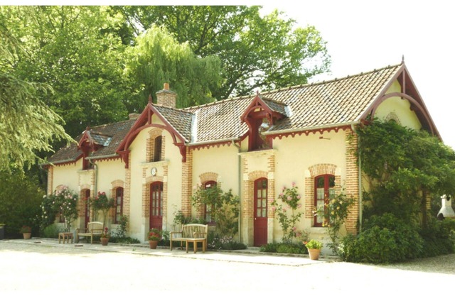 Les Glycines, self-catering cottage on a 15-hectare wooded estate