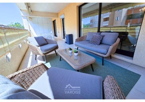 Les Gregoriennes T2 Climatisé Hyeres Centre-Terrasse-Parking-Wifi