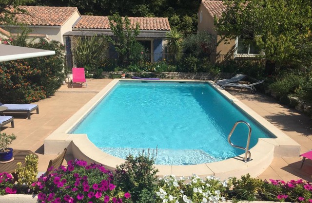Les Hauts d'Eyragues gîte Aigue Marine Meublé classé 4 étoiles