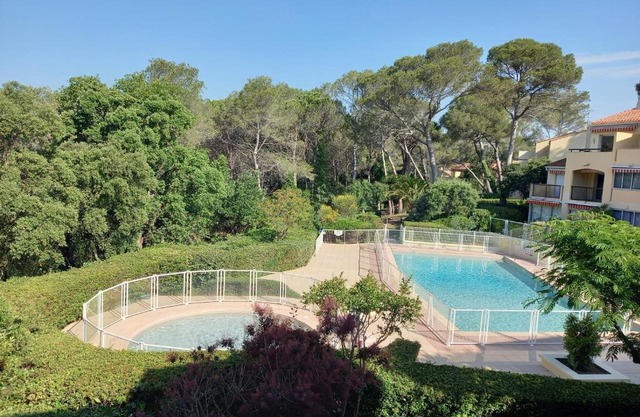 Les Hauts du Golf Rez de jardin Piscine Tennis