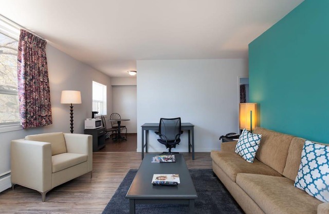 LES Hotel & Suites