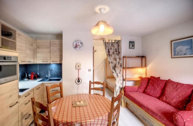 Les Menuires: 2 Pièces, 4 Pers, Pied des Pistes, Parking Gratuit - FR-1-178-100