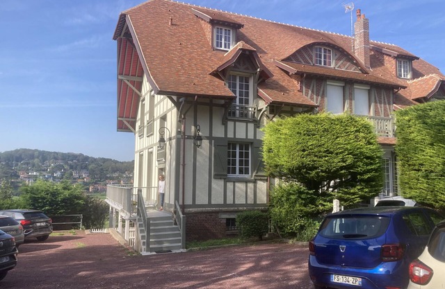 Les Mouettes, sea view, 100 metres from the beach
