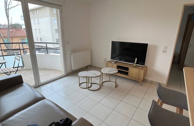 Les Ombrelles, apartment in secure residence with elevator and garage