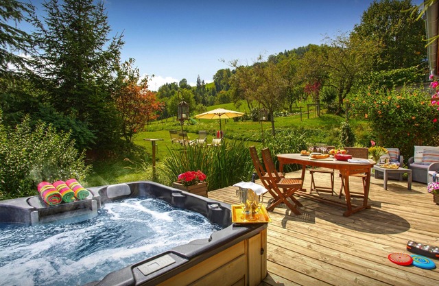 chalet de 4 estrellas, vistas impresionantes, jacuzzi al aire libre, Wi-Fi - OVO Red