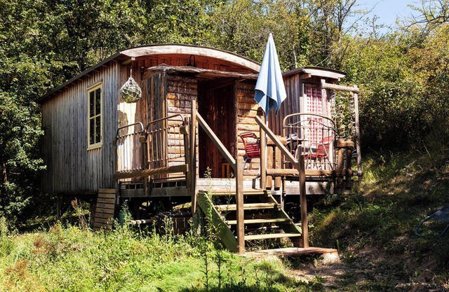 LES ROULOTTES DE RITA, in the countryside, swimming pool, pets welcome