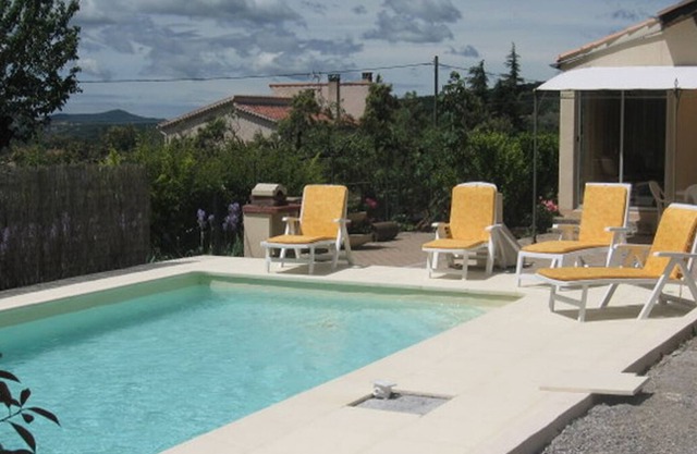 Les Seringas, house for 7 people with private pool