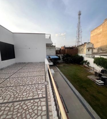 Less than 500m from BITS Campus