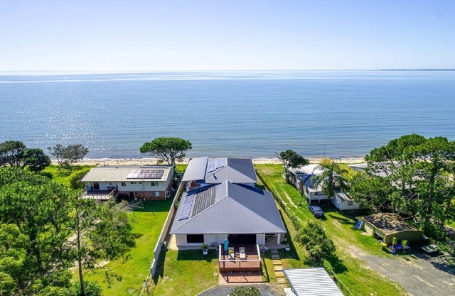 LET IT BE - Luxury Beachside Retreat
