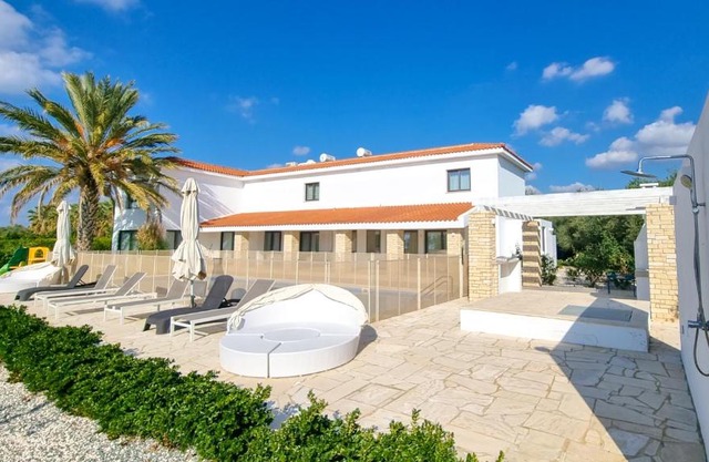 Leto 13 Villa