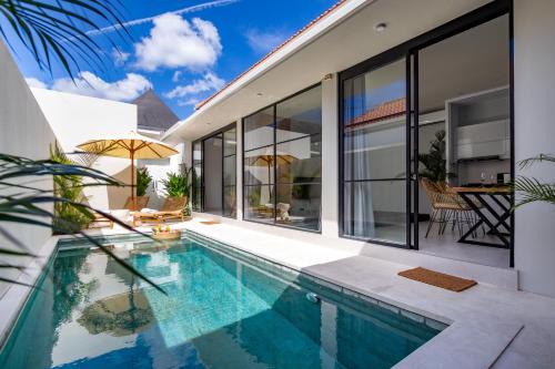 Letto 1 - PROMO -Brand NEW - 2BDR - Huge Pool - Canggu!