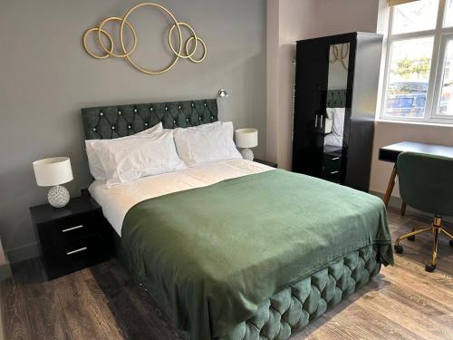 Letzi Ensuite Room, 10 Mins Wembley, Fast WiFi