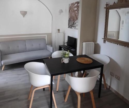leuca bis house