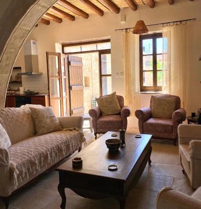 Levanda House - Traditional House