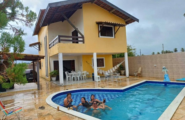 Leve toda a sua família a este ótimo lugar com muito espaço para se divertir.
