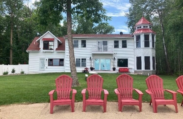 ¡Nueva construcción! Casa Privada, Elevación de Nivel ~ Incluye Kayaks